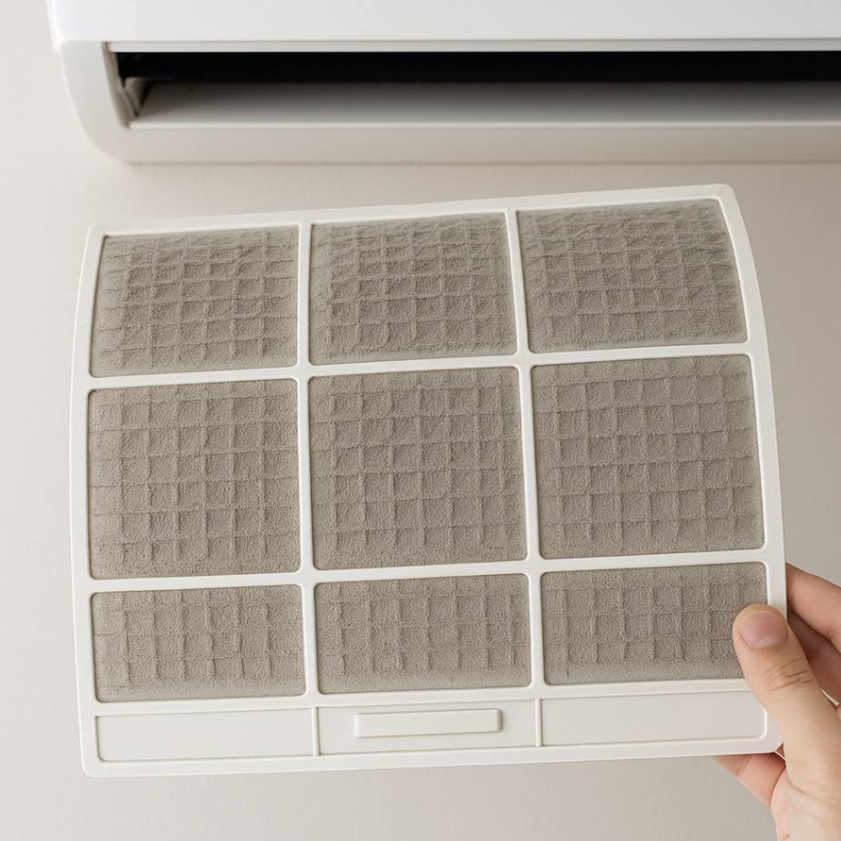 clean or replace air con filter - important air conditioner parts